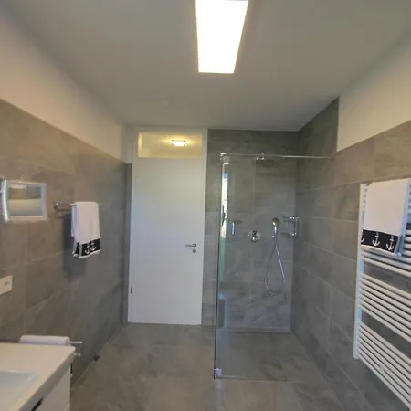 2504 - Strandwiese 15